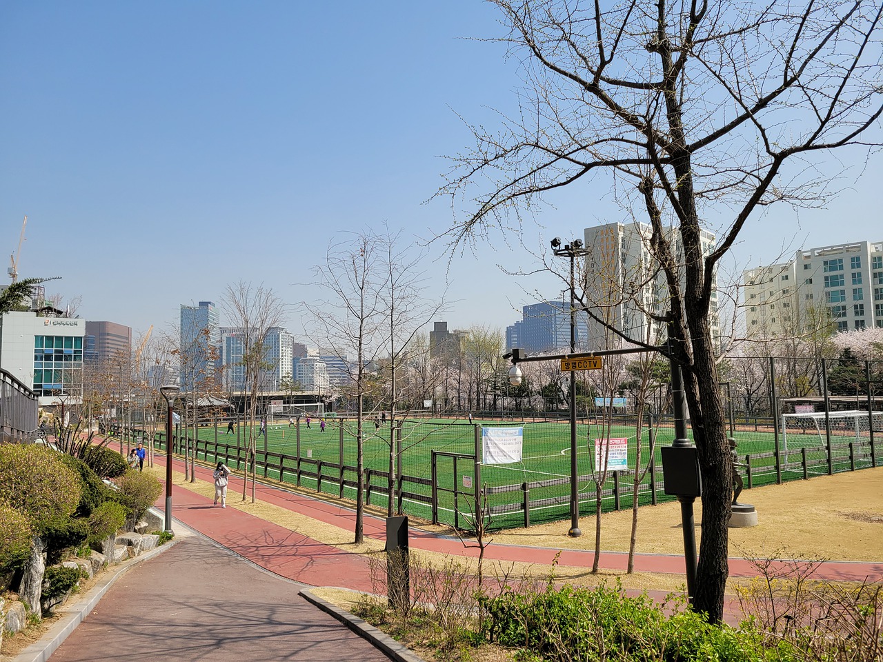 一个国际跑 一个国际跑